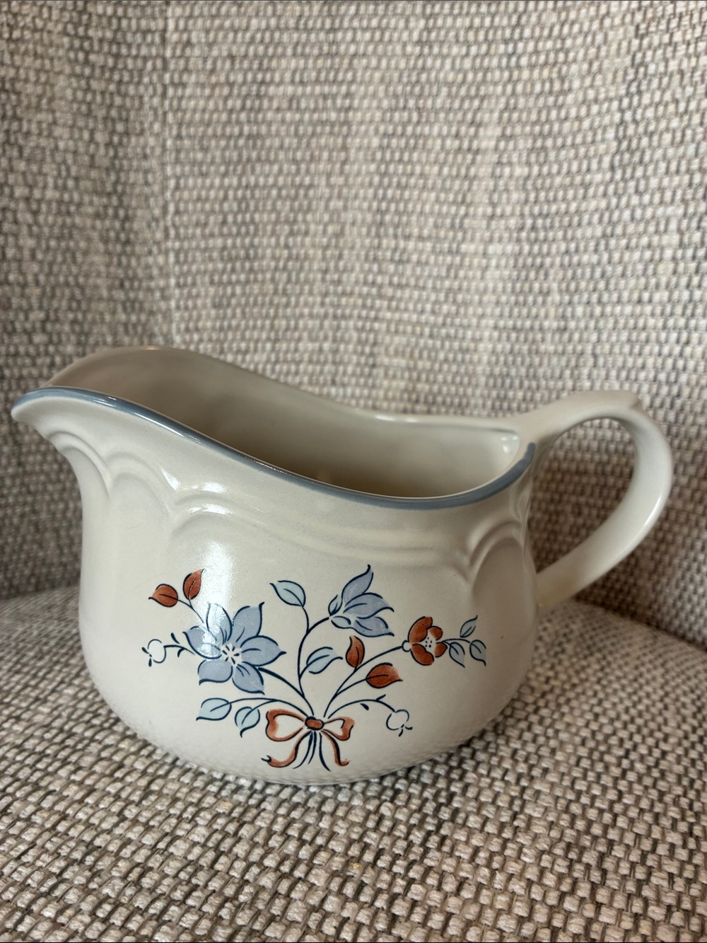 Vintage Cordella Gravy Boat in Bluet Pattern Stoneware for Gravy & Sauces, 16 Oz